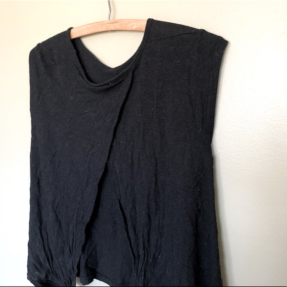 Aritzia Wilfred t-shirt - Picture 2 of 2